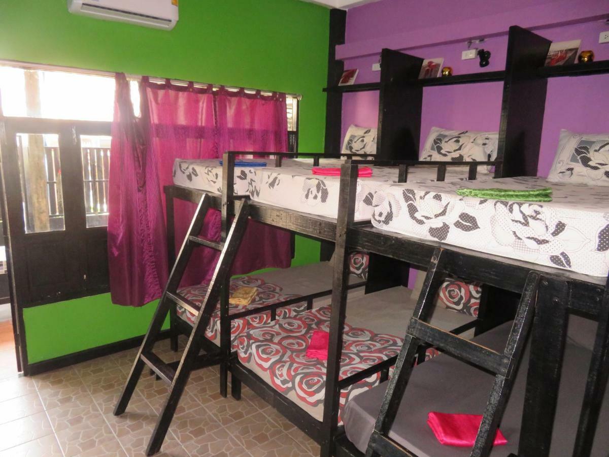 Same Same Guesthouse, Bar & Restaurant (Adults Only) Haad Rin Luaran gambar